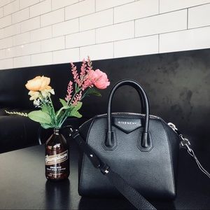 Givenchy Mini Antigona-NO TRADES